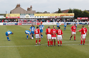 Brady eyes up a free kick